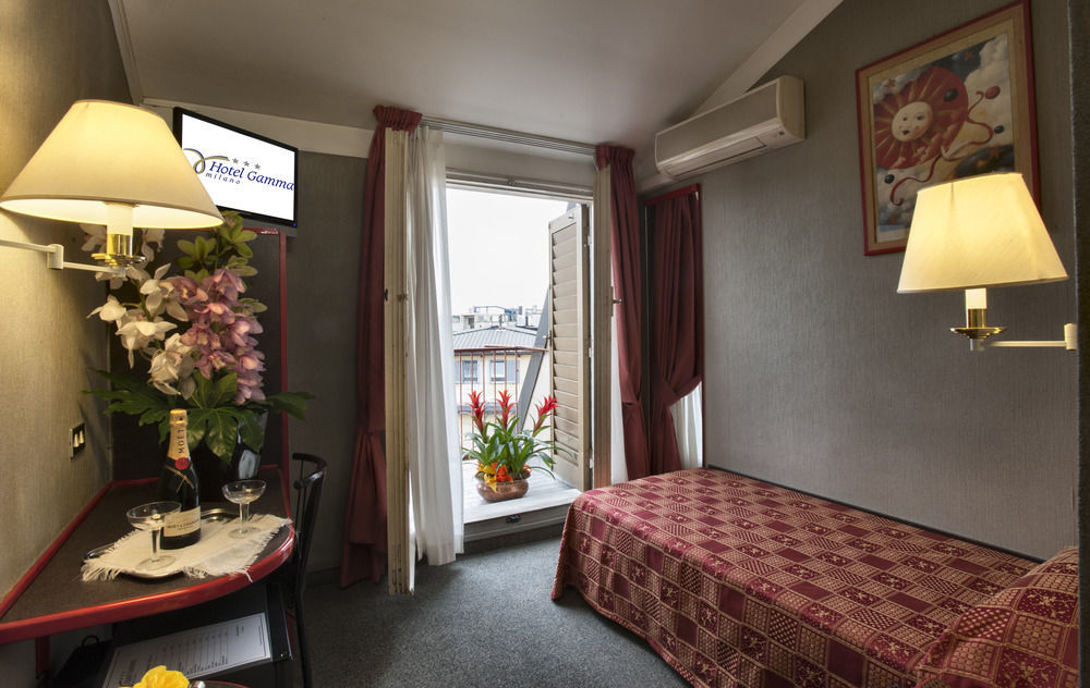 Hotel Gamma Milano Esterno foto