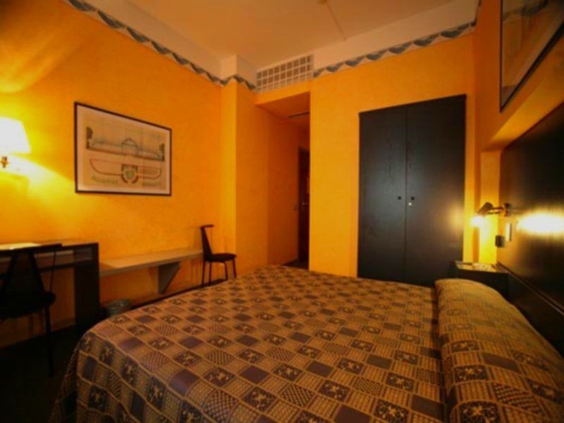 Hotel Gamma Milano Camera foto