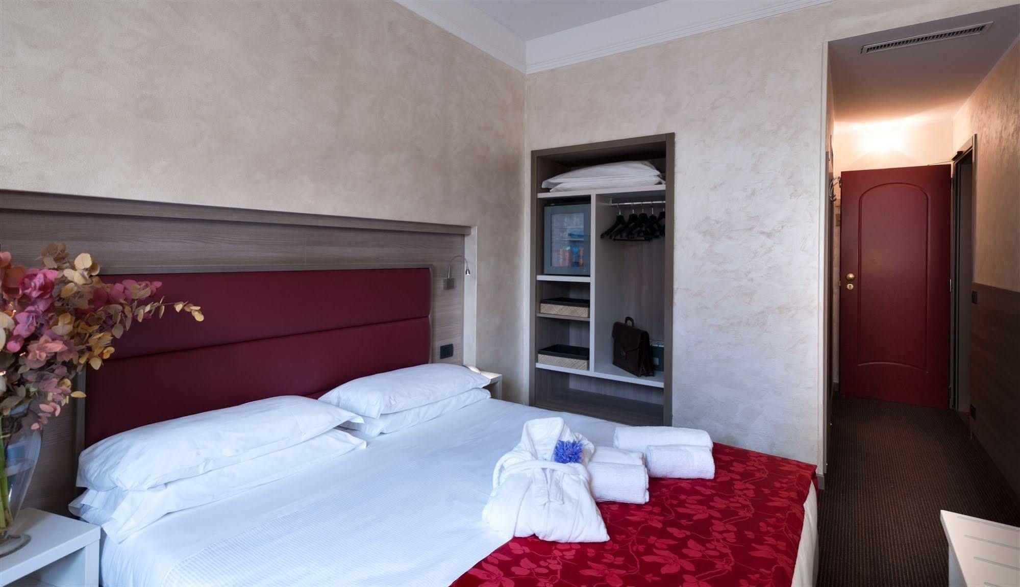 Hotel Gamma Milano Esterno foto